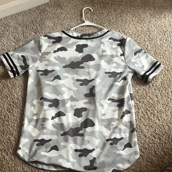 Grey baseball jersey style top - Picture 3 of 4